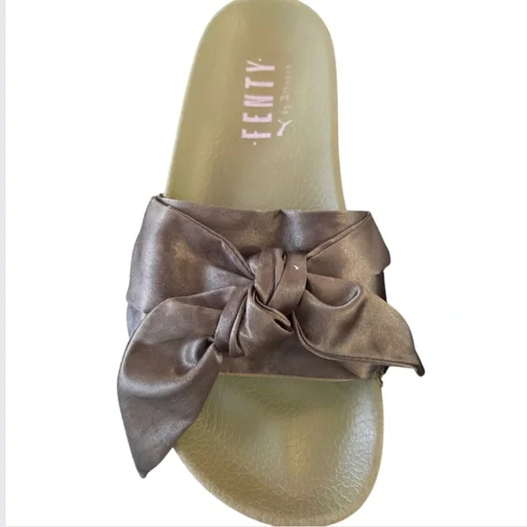 Fenty slippers - Picture 3 of 4